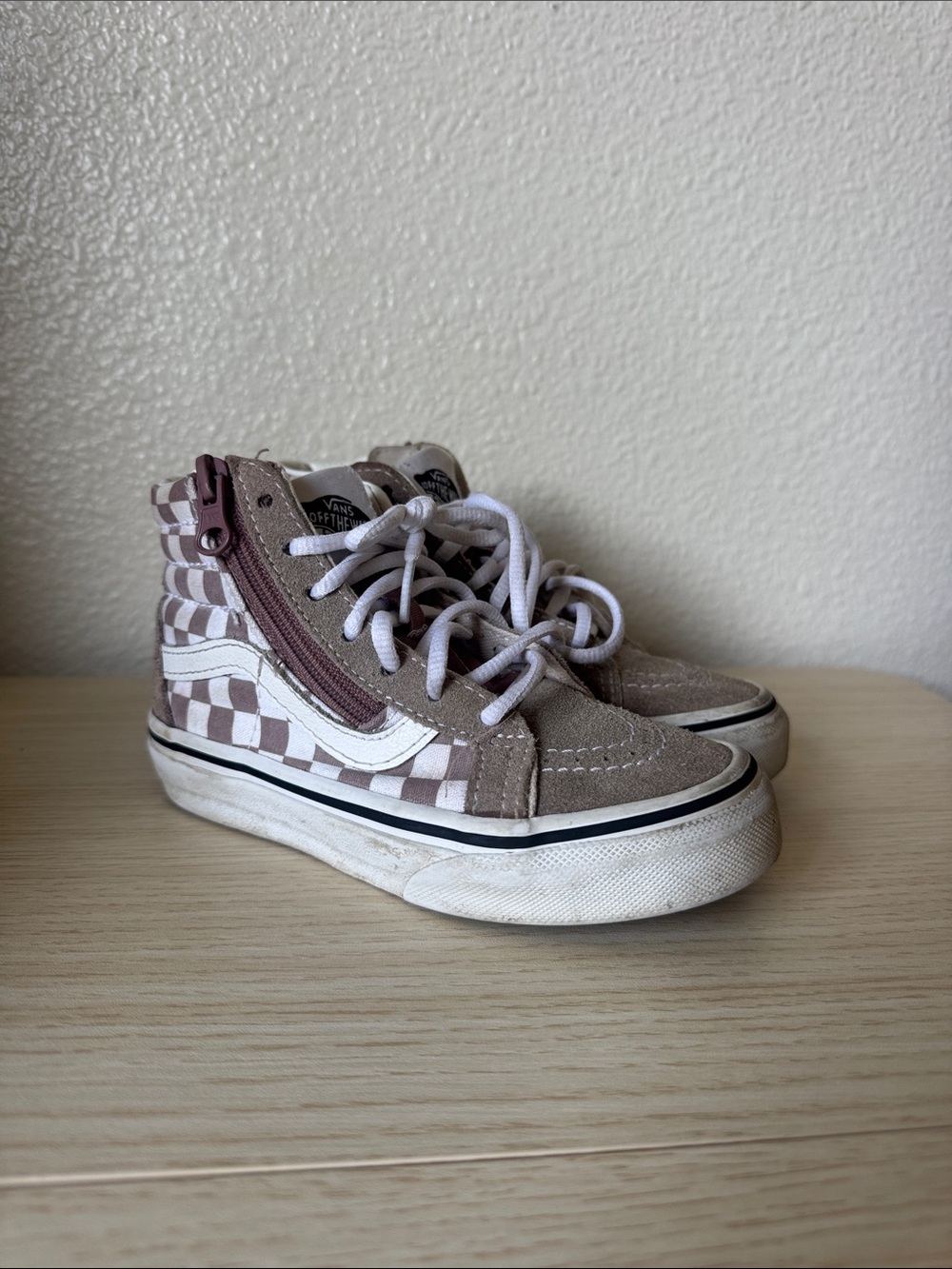 Vans Kids High-Top Checkerboard Sneakers in Mauve and White size 11